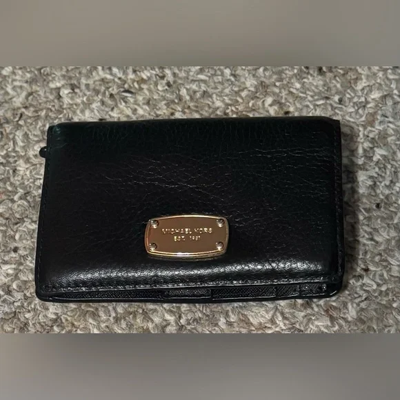 Michael Kors Women’s Black Leather Bifold Wallet 5 Inches X 3.5 Inches - Picture 1 of 3
